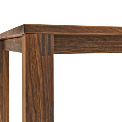 Magnum Tischbein Detail