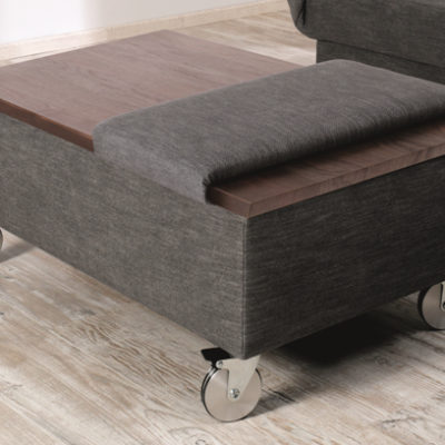 Salto Couchtisch mit Sitzauflage